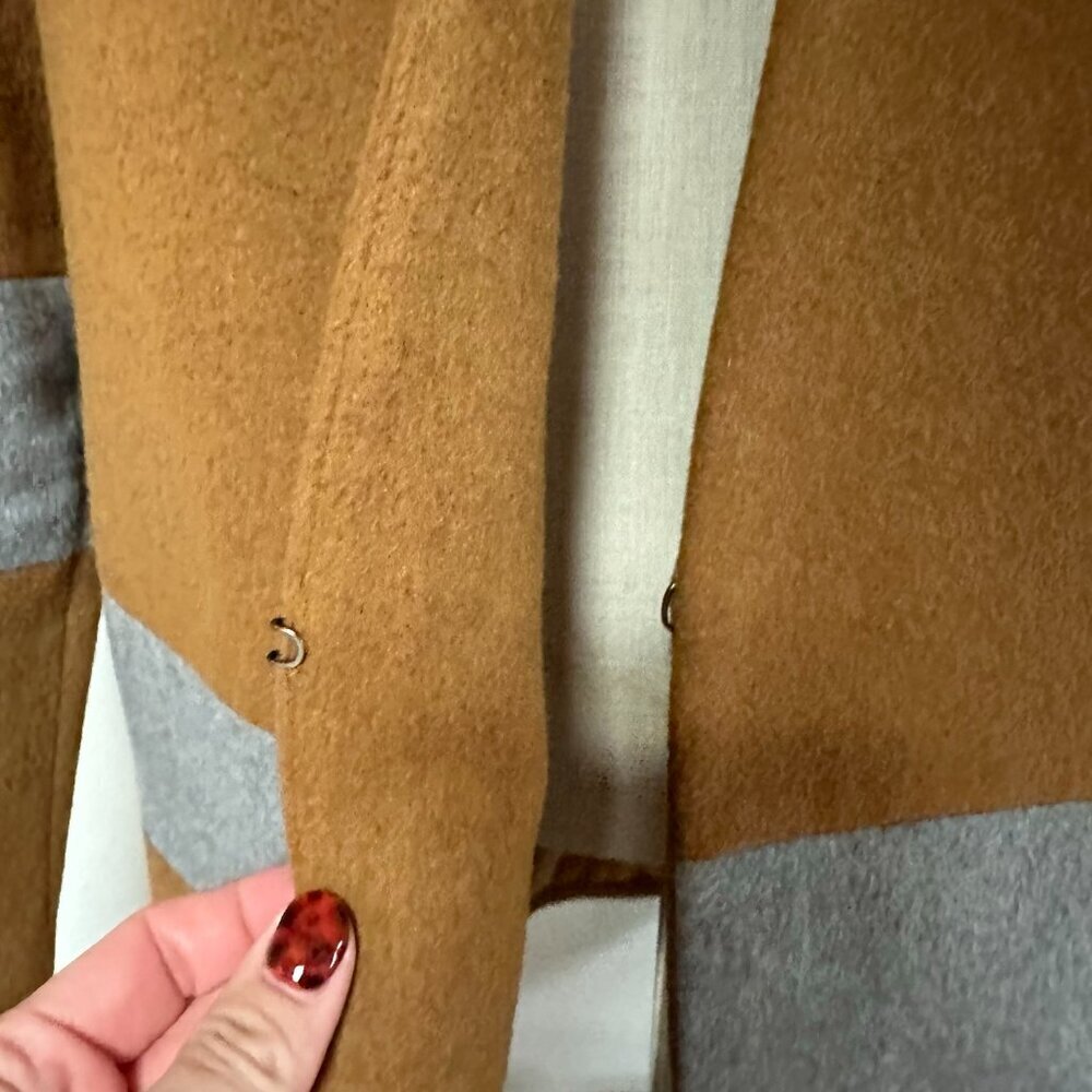 Mural Jacket - Picture 3 of 10